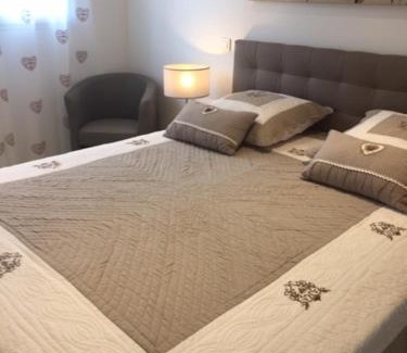Roquebrune-sur-Argens House | A la Verte Campagne - Appartements / Gîtes