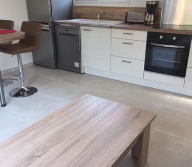 Roquebrune-sur-Argens House | A la Verte Campagne - Appartements / Gîtes