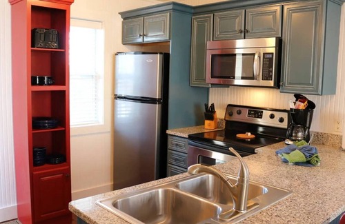 Branson Resort | A Lakeside Retreat with Storybook Charm and Family Fun- 2 Bedroom Cottage