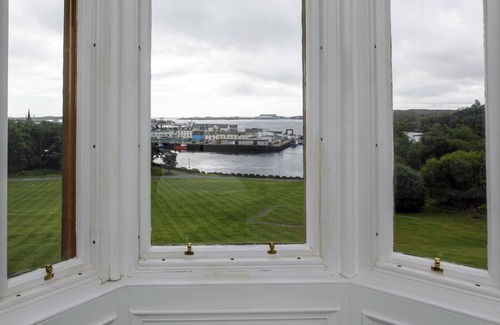 Isle of Lewis Cottage | A lews castle that sleeps 6 guests in 3 bedrooms