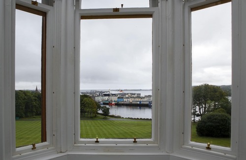 Isle of Lewis Cottage | A lews castle that sleeps 6 guests in 3 bedrooms