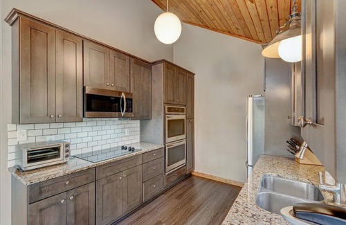 Livingston House | A little peace of Heaven at Lake Anna