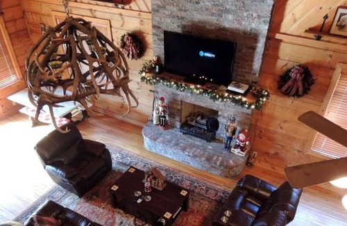 Hendersonville Cabin | A little bit of heaven in the Blue Ridge Mountains!