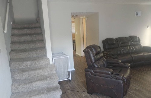 Greenbriar Apartment | A lovely 3-bedroom 3-bath home in the heart of Atlanta.
