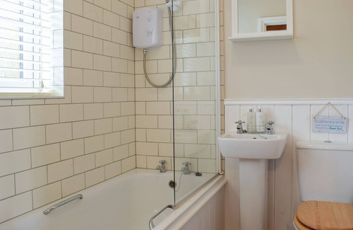 Billingsley Cottage | A lovingly furnished, detached lodge enjoying sweeping views of the surrounding countryside.