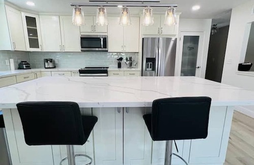 South San Jose House | A Luxurious -3BR/2BA- Urban Gem, Sunlit & Smart!