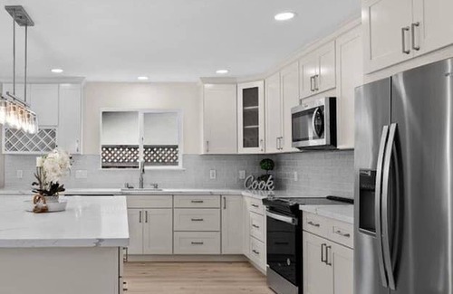 South San Jose House | A Luxurious -3BR/2BA- Urban Gem, Sunlit & Smart!