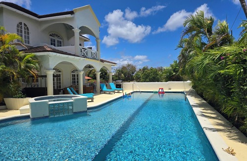 Holder's Hill House | A Luxurious 5-bedroom, 6-bathroom paradise on the West Coast of Barbados.
