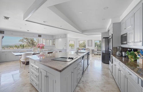 Riverside House | A Luxurious Getaway with Stunning Views