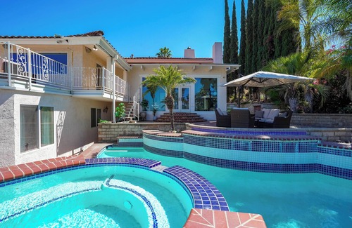 Riverside House | A Luxurious Getaway with Stunning Views
