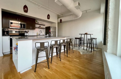 Southeast Omaha Apartment | A luxurious, historic loft in the heart of the Old Market