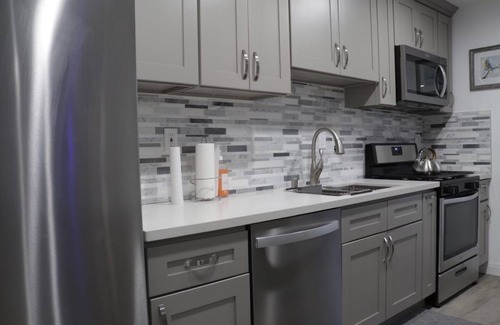 Porter Ranch House | A Luxurious Studio Retreat Awaits You