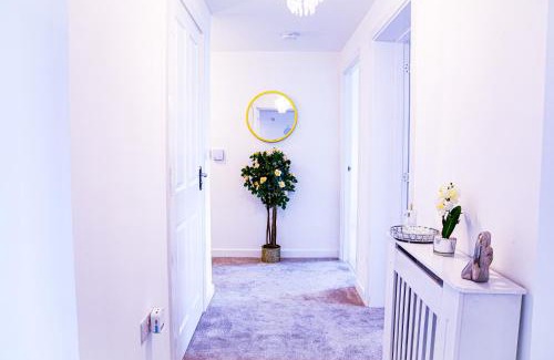 Chatham Apartment | A luxury 2 bedroom apartment with 2 free parking