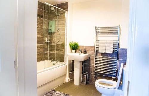 Chatham Apartment | A luxury 2 bedroom apartment with 2 free parking