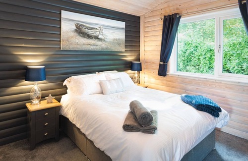 Newton Saint Cyres Cottage | A luxury family lodge with hot tub on the edge of Fingle Glen Golf Course