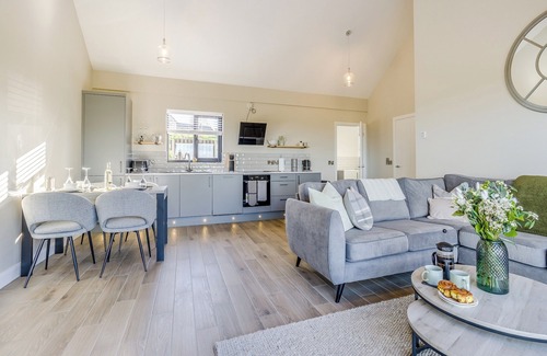 Newtown Cottage | A luxury lodge in the heart of Wales’ countryside, with a private hot tub and fantastic views.