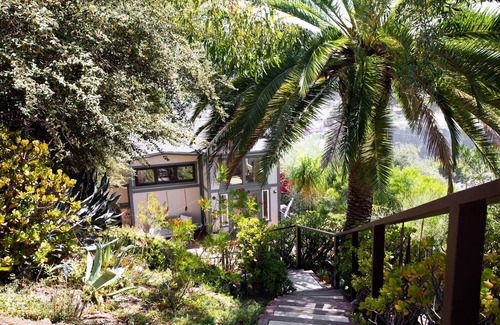 Silver Lake House | A LUXURY TROPICALIA RETREAT IN SILVERLAKE