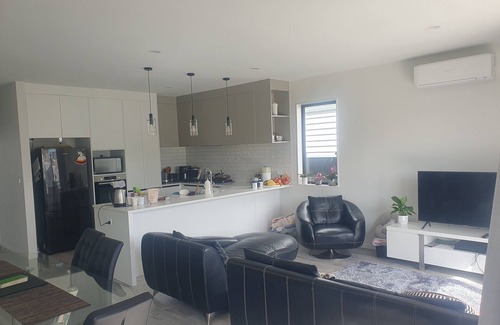 Orewa House | A magic place for this summer , a very peacefull place , 5 min to Orewa beach .