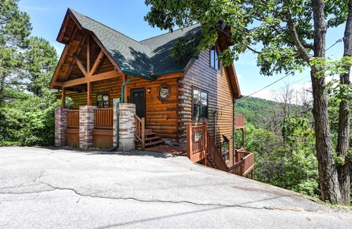 Townsend Cabin | A Majestic View III