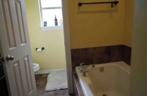 Lafayette House | A Memorable Getaway: Minutes from Downtown