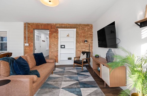 Covington House | A Mid-Century Haven in the Heart of Mainstrasse Village