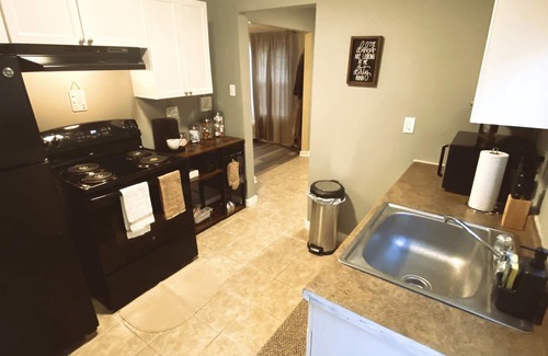 Florence Apartment | A Modern Farmhouse style 1/1 with a PATIO in the 💚 of DT!!