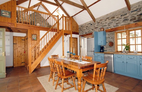 Haverfordwest Cottage | A modern holiday cottage in Mathry, Pembrokeshire, where pets are welcome.