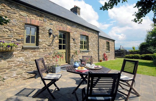 Haverfordwest Cottage | A modern holiday cottage in Mathry, Pembrokeshire, where pets are welcome.