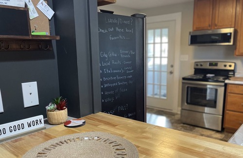 Boger City House | A Modern LincolntonCottage featuring 2 Queen bedrooms & 1.5 Bathrooms