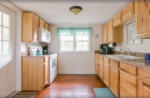 Wears Valley House | A Mountain Cottage 2 Bedroom Cabin by RedAwning