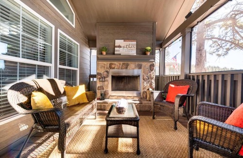 Woodland Park Apartment | A Mountain Tiny dream 2BR, Views, Patio, Fireplace