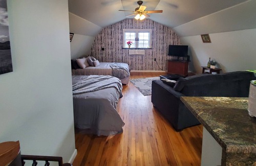 Alexander Apartment | A nature lovers dream surrounded by Wildlife Game Lands. Private Guesthouse.