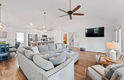 Milledgeville House | A New Beautifully Decorated Lake Home With Great Outdoor Living Space