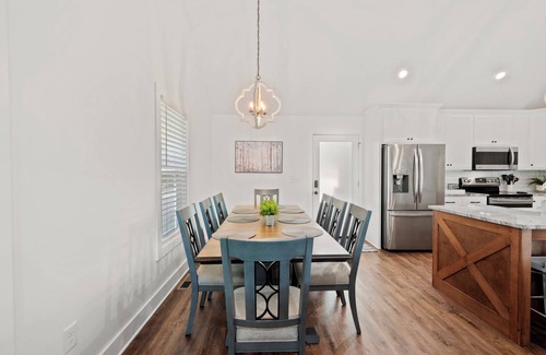 Milledgeville House | A New Beautifully Decorated Lake Home With Great Outdoor Living Space