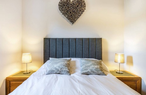 Whitney-on-Wye Cottage | A newly converted barn, sleeping four with two sumptuous bedrooms.