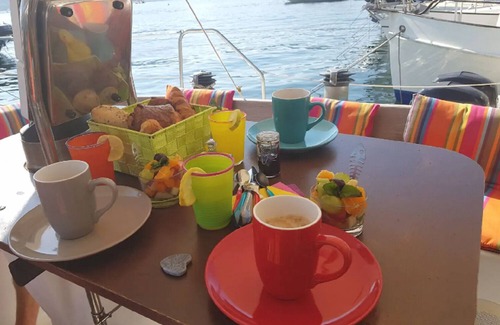 Porto-Vecchio Boat Rental | A night on the water? (Pat's boat)