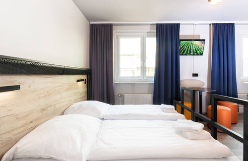 Old Town Hotel | a&o Köln Neumarkt