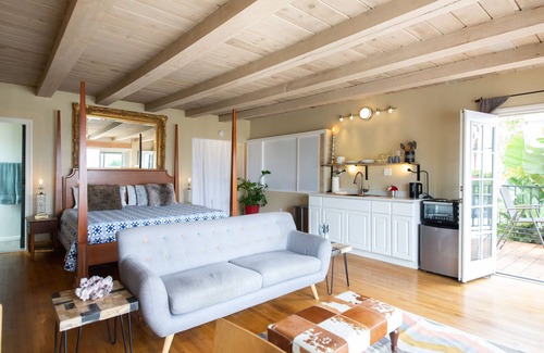 Playa Del Rey Apartment | #A Ocean Beach View Studio Penthouse with Hot Tub & Eco Garden