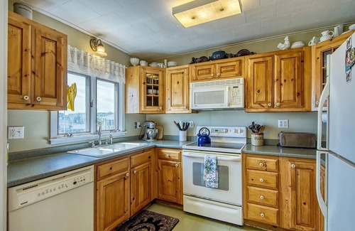 Stonington House | A+ on Harbor w/8 Kayaks, Deck, Patio, Beach, Walk To Town, Best Views