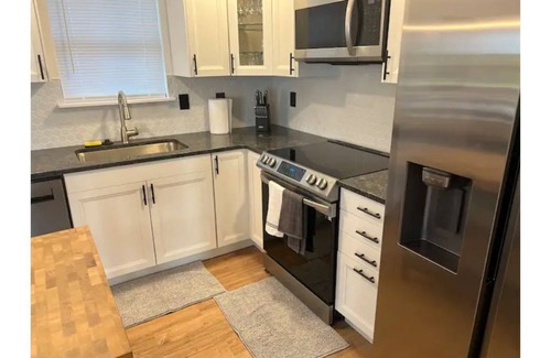 Indianapolis House | A One Level, 4BR Delite Amazing Great Room