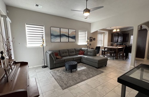 Paradise Hills Civic House | A Paradise Away from Home! Modern home in NW Albuquerque Rio Rancho area