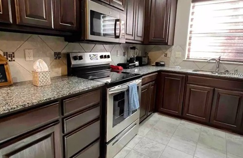 Paradise Hills Civic House | A Paradise Away from Home! Modern home in NW Albuquerque Rio Rancho area