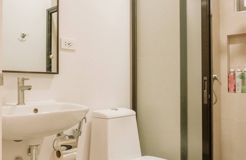 Mandurriao Condo | A Peaceful & Bright Haven
