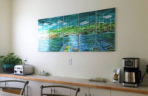 Munjoy Hill Apartment | A Peaceful Oasis on Munjoy Hill: 1st flr 3BR + parking