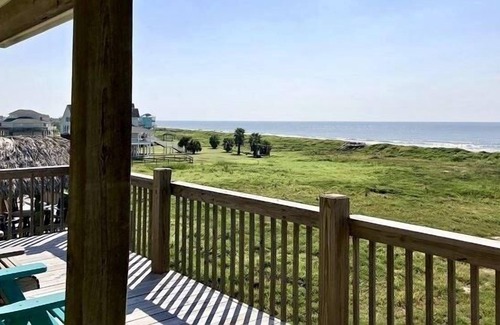 Crystal Beach Condo | A Peach On The Beach 4 Bedroom Home by Redawning