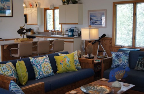 Duck House | A Pelican's View - Pool/Tiki bar/Comfort/Style - in Town of Duck