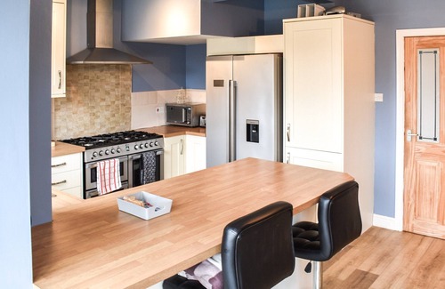 Rawcliffe Cottage | A perfect base for families, friends and couples to relax in after exploring this magical city.