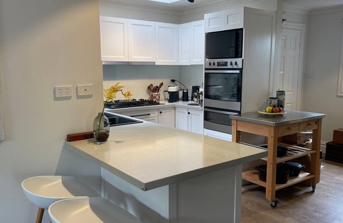 Cremorne Cottage | A perfect base to see Sydney and 10 minutes walk to the Harbour