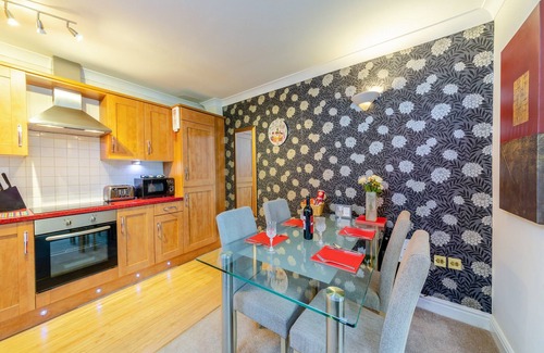 Durham Cottage | A perfect blend of luxury and convenience, in the heart of historic Durham.