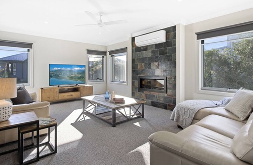 Metung House | A perfect haven for relaxation and rejuvenation near by Metung Hot Springs
